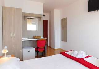 Гостевой дом Guest House Villa Jovana Будва Двухместный номер с 1 кроватью и балконом, вид на море-3